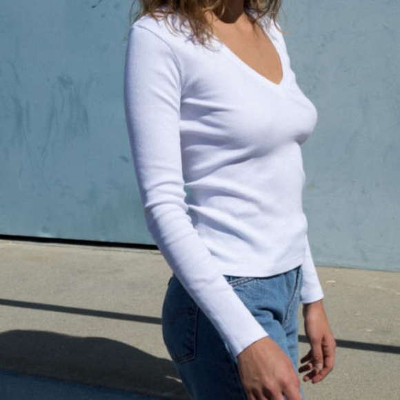 Brandy Melville john galt  White v neck long sleeve top - Picture 5 of 8